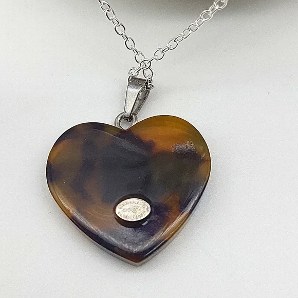 Lavish zipper Pull Tortoiseshell Heart Pendant - Picture 5 of 6